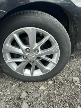 Toyota Auris 1. 4 D-4D, 90  НА ЧАСТИ, снимка 8