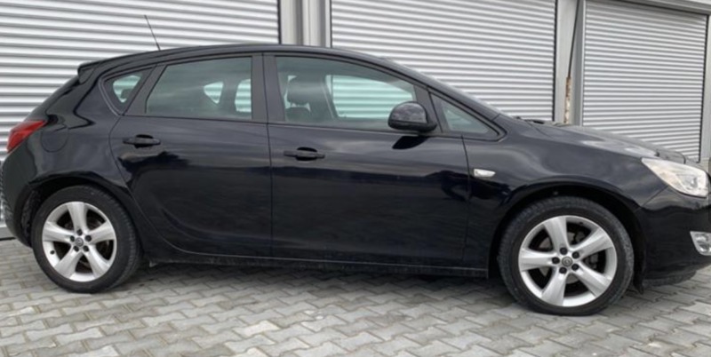 Opel Astra 1, 4i клима, мулти, ел.пакет, борд, евро5, снимка 8 - Автомобили и джипове - 38849493