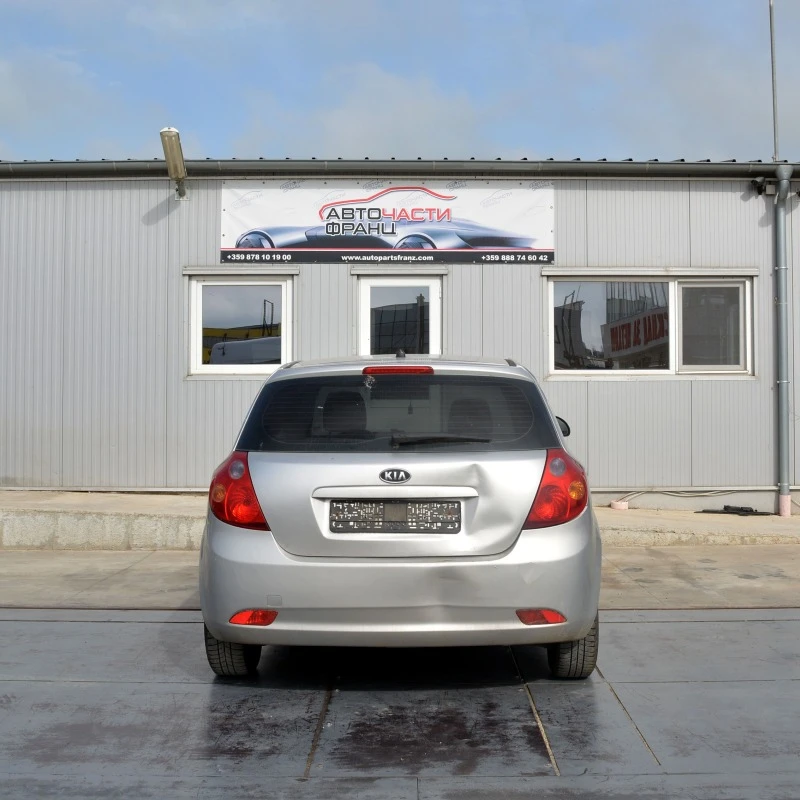 Kia Ceed 1.6 i, снимка 4 - Автомобили и джипове - 40721539