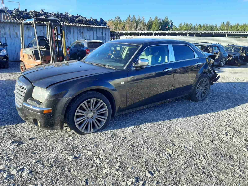 Chrysler 300c 3.0d, снимка 3 - Автомобили и джипове - 48128325