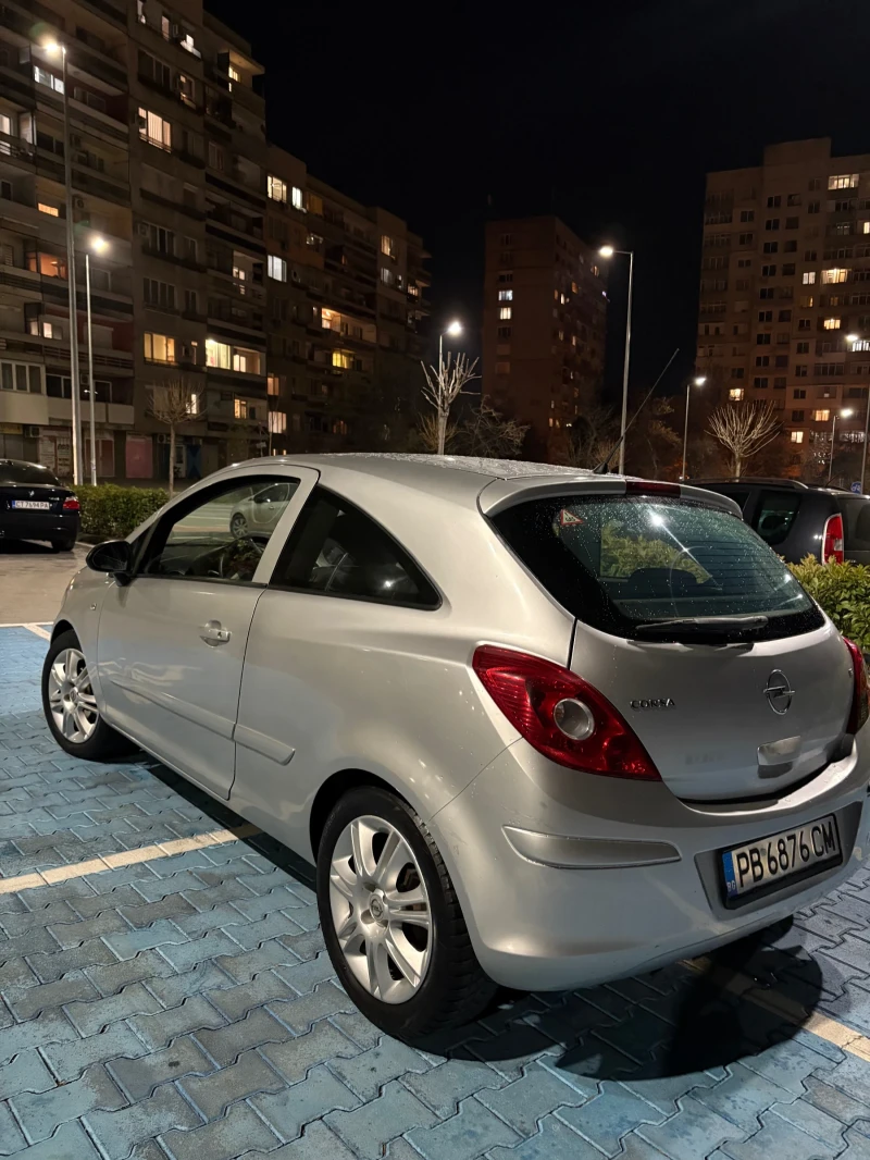 Opel Corsa, снимка 2 - Автомобили и джипове - 48286313