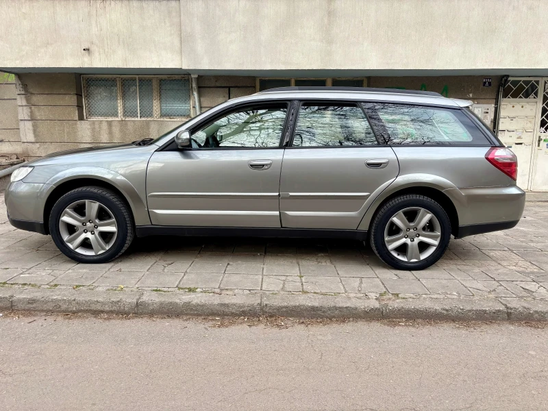 Subaru Outback, снимка 4 - Автомобили и джипове - 49508237