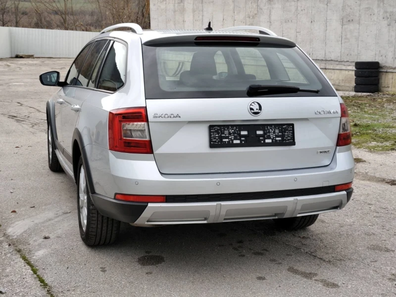Skoda Octavia Scout 4x4 DSG , снимка 5 - Автомобили и джипове - 50061567