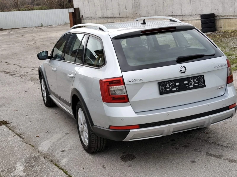 Skoda Octavia Scout 4x4 DSG , снимка 6 - Автомобили и джипове - 50061567