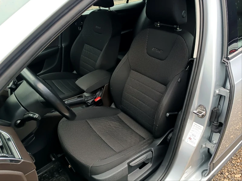 Skoda Octavia Scout 4x4 DSG , снимка 10 - Автомобили и джипове - 50061567