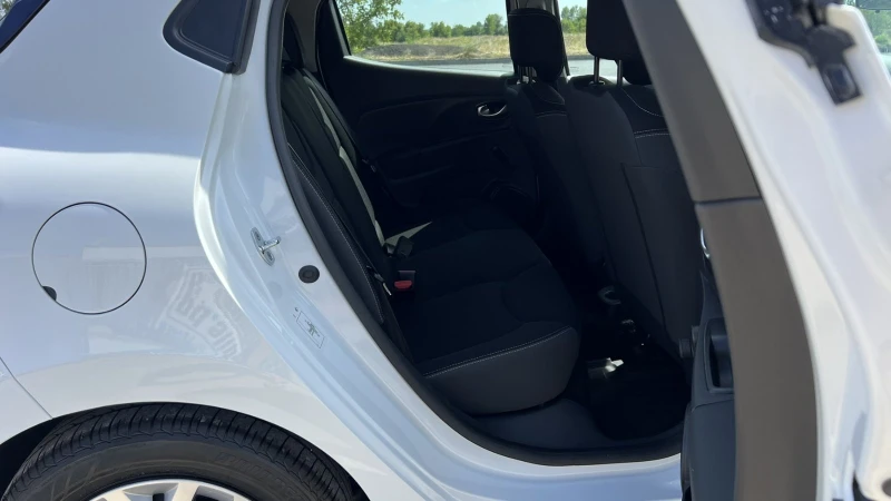Renault Clio 1.2, снимка 9 - Автомобили и джипове - 51506187