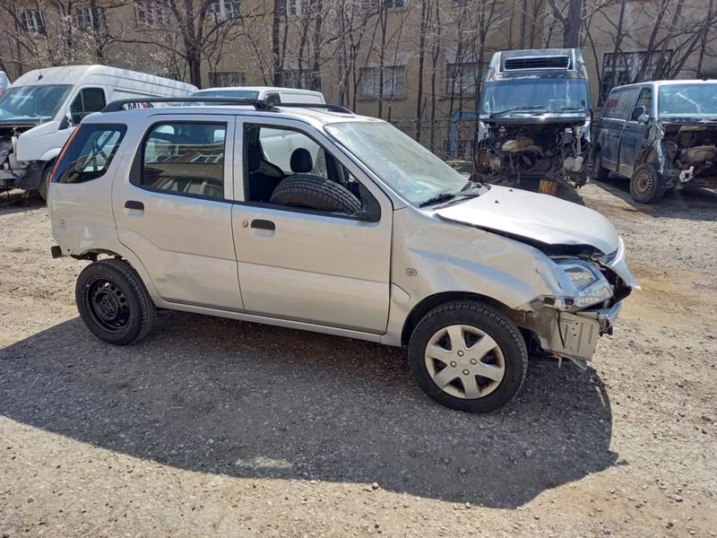 Subaru Justy 4х4, снимка 11 - Автомобили и джипове - 32358276