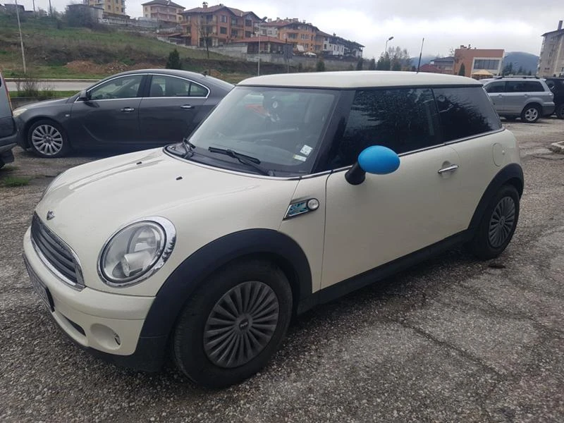 Mini One 1.4 i, снимка 2 - Автомобили и джипове - 36598665