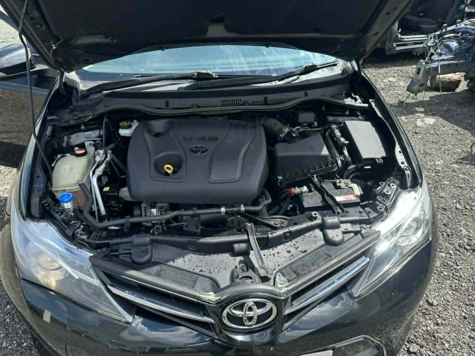 Toyota Auris 1. 4 D-4D, 90  НА ЧАСТИ, снимка 15 - Автомобили и джипове - 52982457