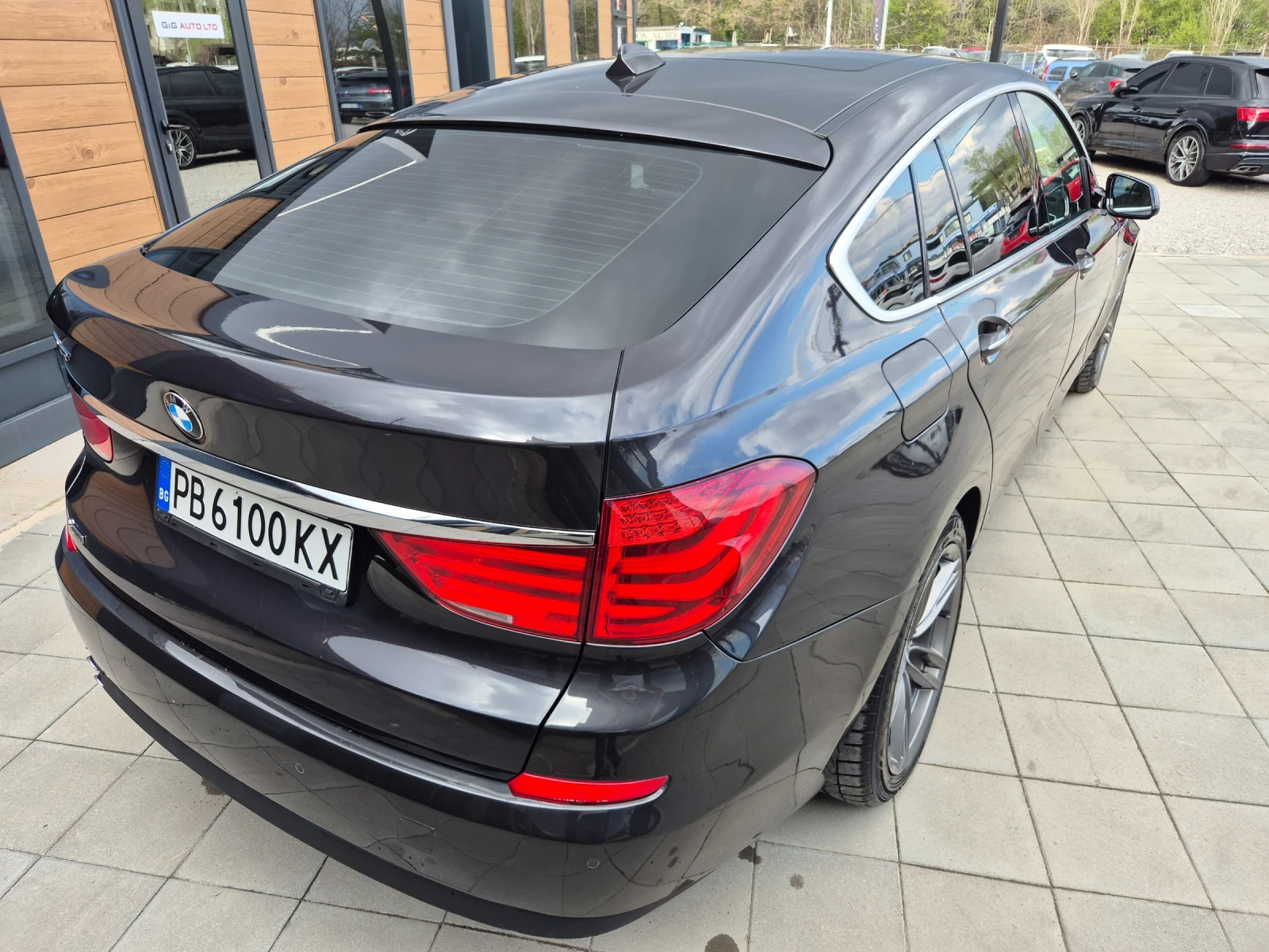 BMW 5 Gran Turismo X-Drive - изображение 8