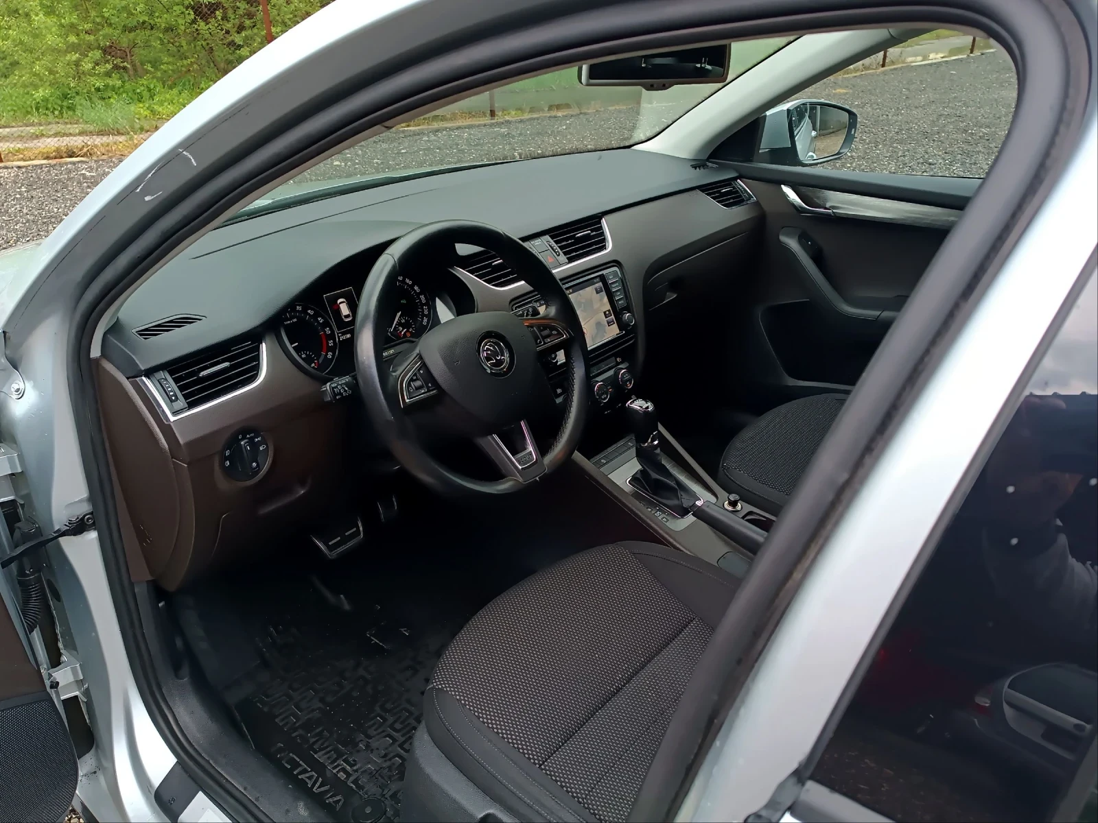 Skoda Octavia Scout 4x4 DSG  | Mobile.bg   11