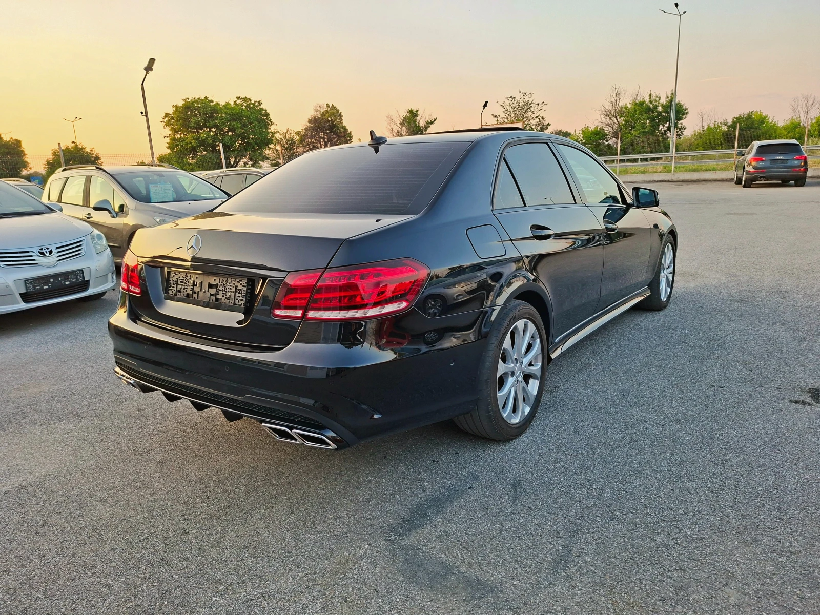 Mercedes-Benz E 350 AMG FACE 9G-TRONIC - изображение 3