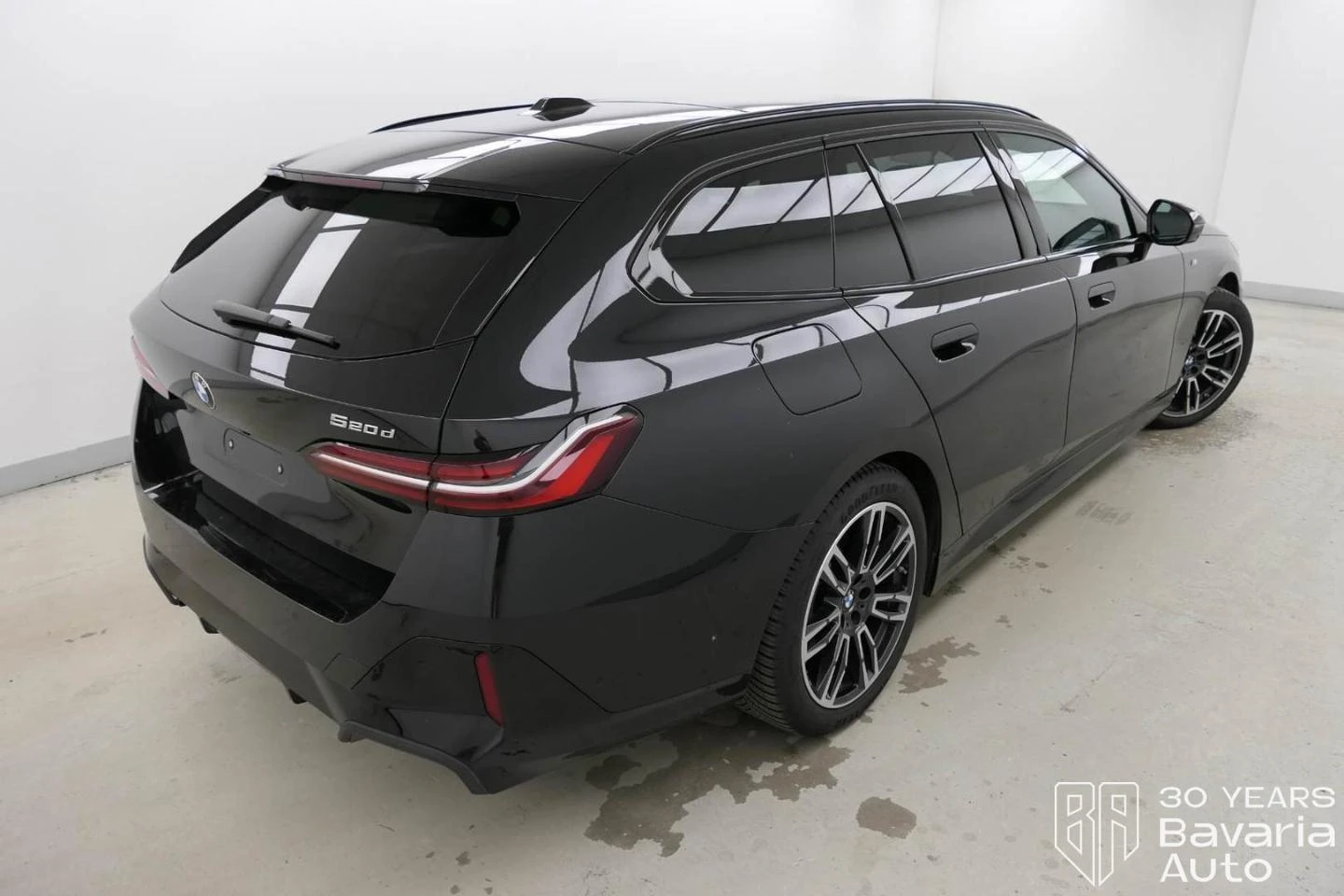 BMW 520 d Touring  M Sport Paket Steptronic - изображение 3
