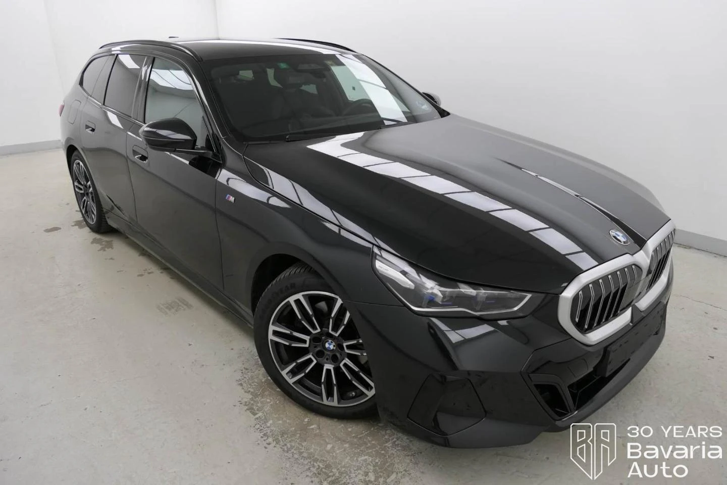 BMW 520 d Touring  M Sport Paket Steptronic - изображение 4