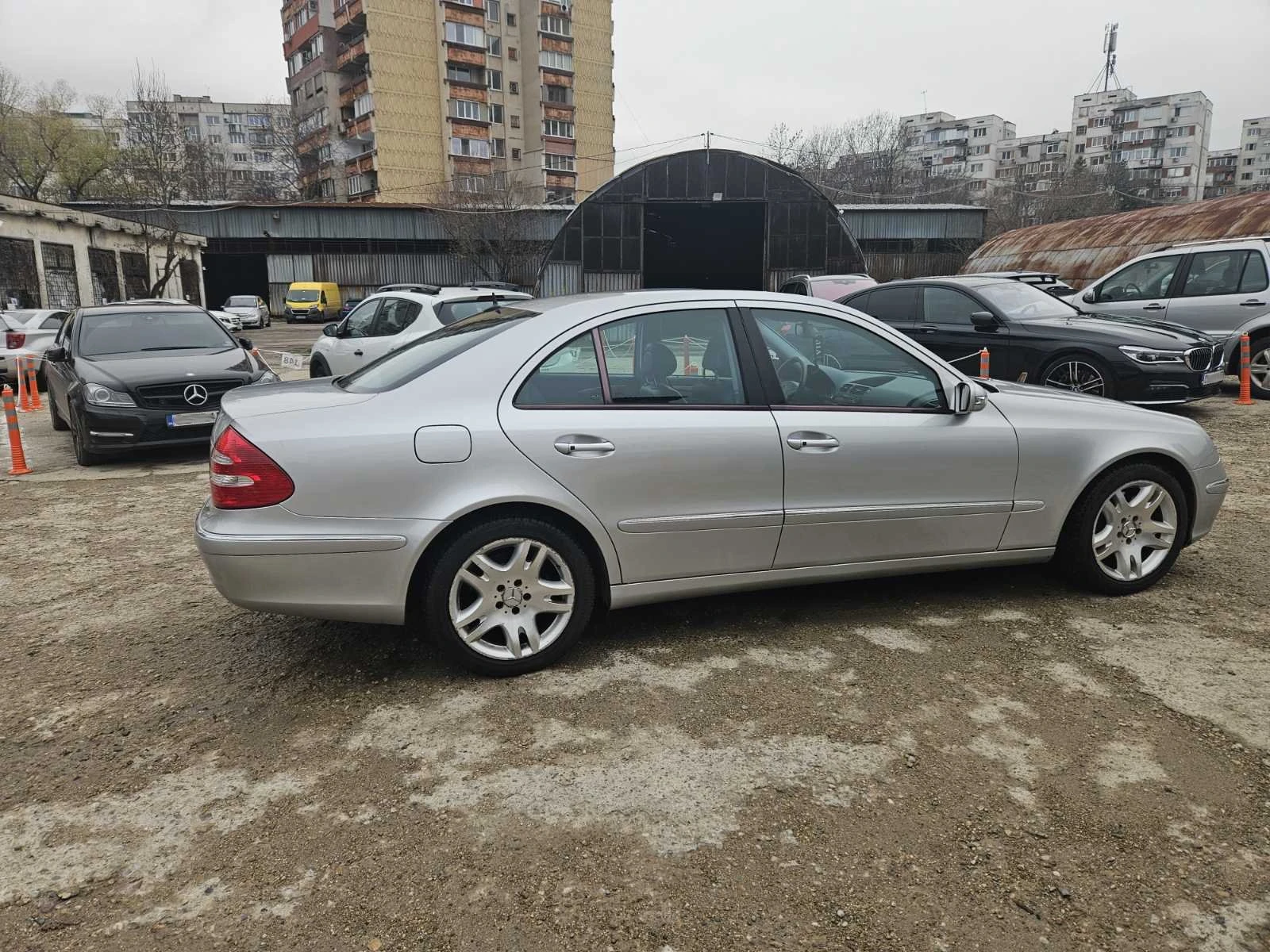 Mercedes-Benz E 500  - изображение 5