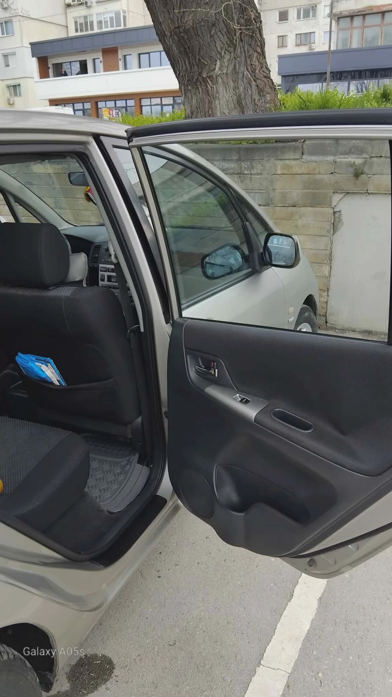 Toyota Corolla verso, снимка 4 - Автомобили и джипове - 54090030