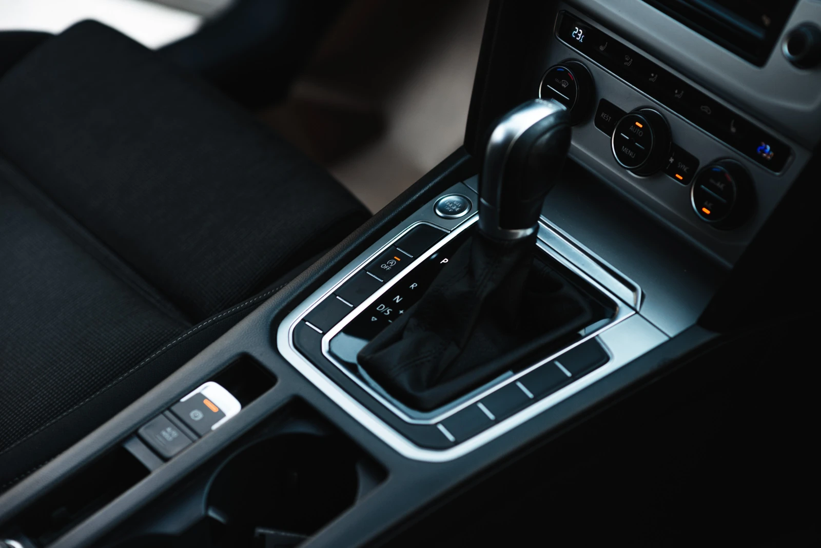 VW Passat 2.0 TDI BLUEMOTION 150к.с. B8, снимка 12 - Автомобили и джипове - 54255985