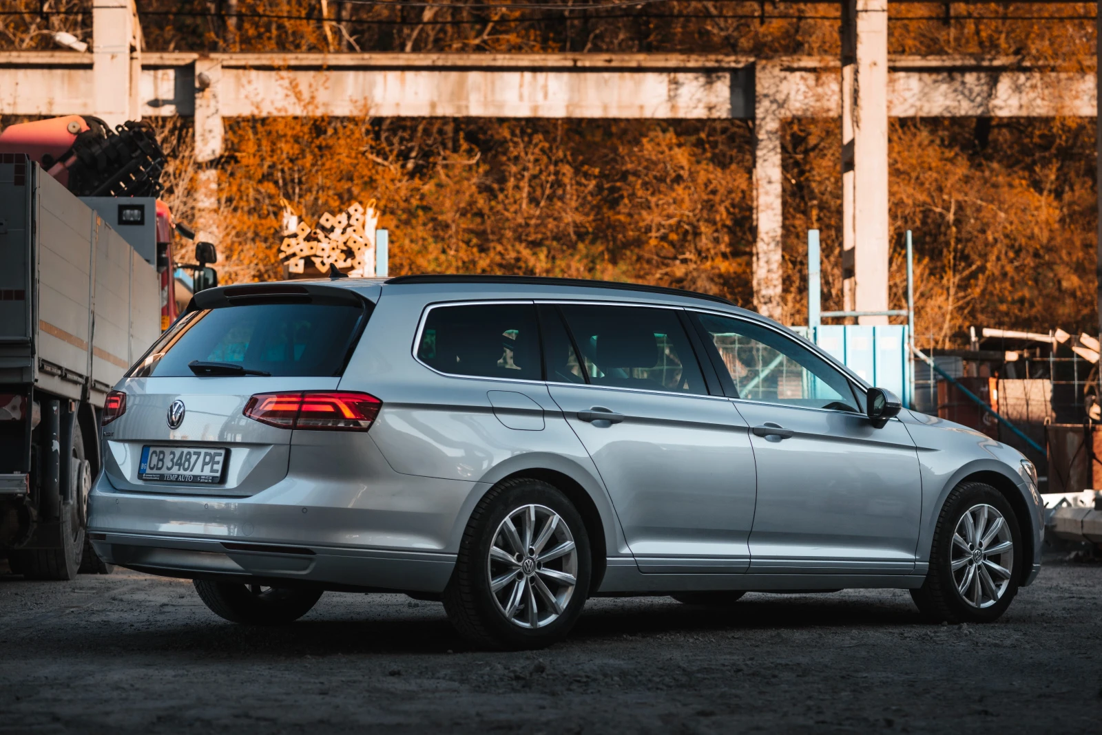 VW Passat 2.0 TDI BLUEMOTION 150к.с. B8, снимка 2 - Автомобили и джипове - 54255985