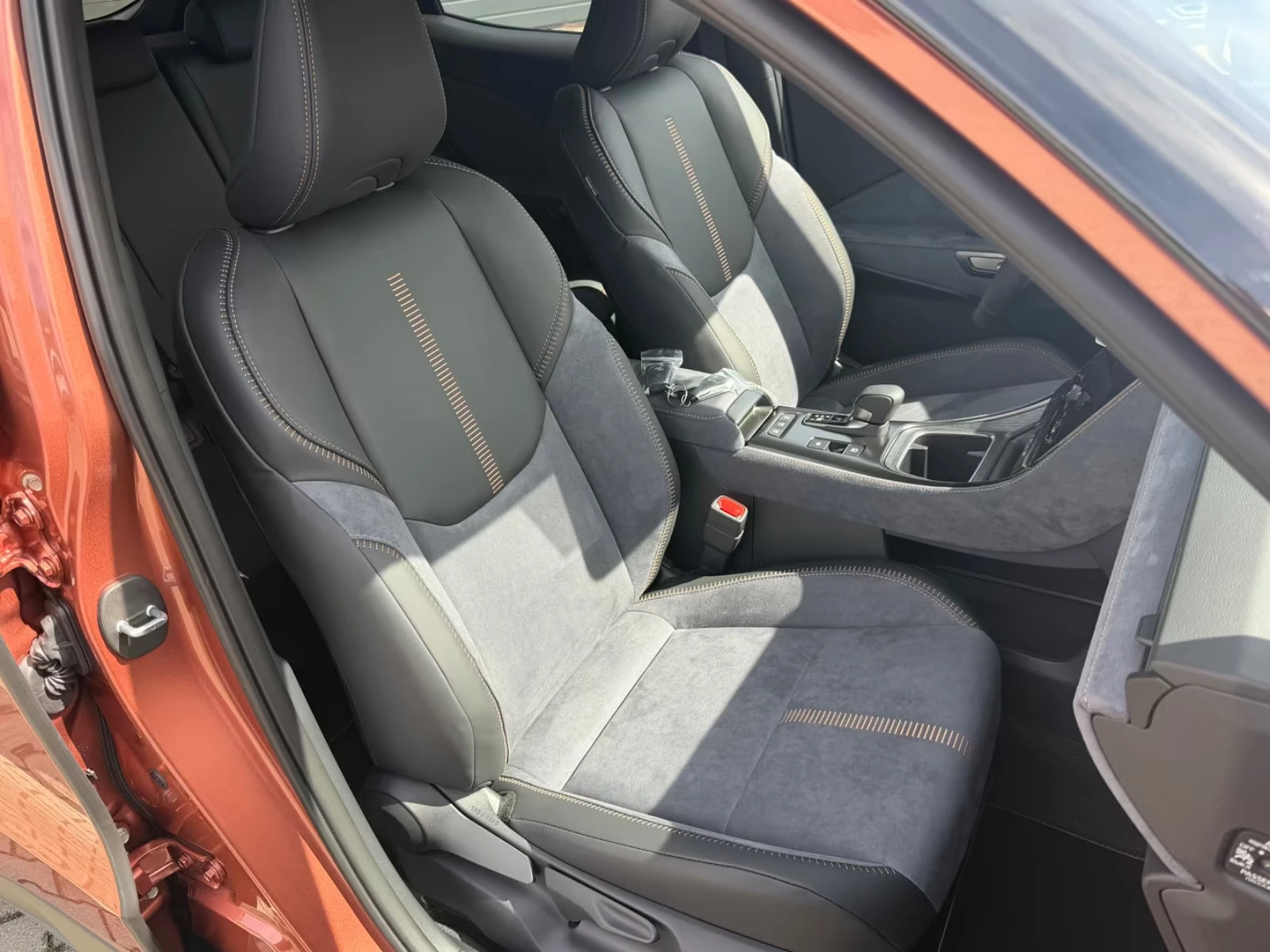 Lexus LBX НОВ!/HEV/136HP/COOL/HUD/NAVI/360/LED/KLESS/406z, снимка 12 - Автомобили и джипове - 54511213
