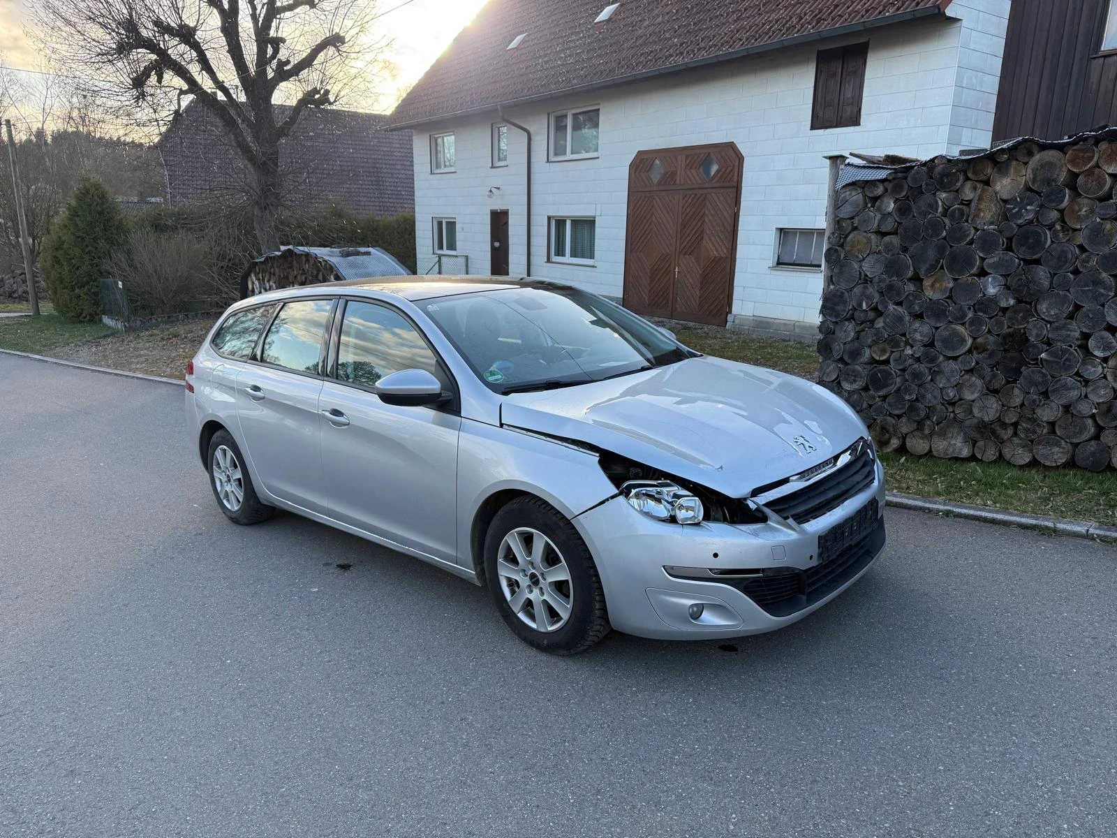 Peugeot 308 1.6 HDI 120к.с ЕВРО 6 ПАНОРАМА, снимка 9 - Автомобили и джипове - 54839090