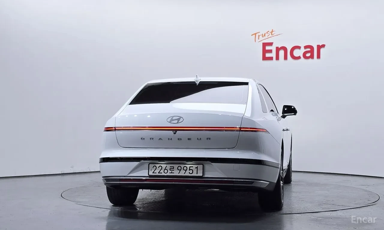 Hyundai Grandeur : Кожен салон | Вентилация на седалките | HUD | , снимка 4 - Автомобили и джипове - 55202087