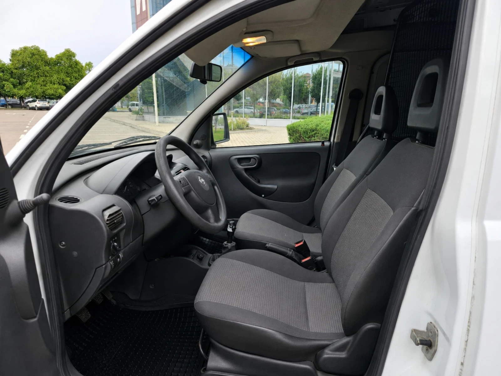 Opel Combo, снимка 15 - Автомобили и джипове - 55353884