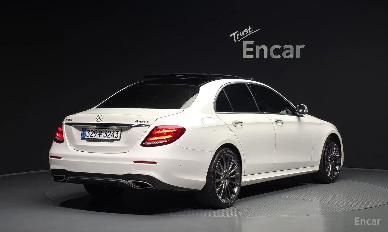 Mercedes-Benz E 350 * ФИКСИРАНА ЦЕНА ДО БЪЛГАРИЯ * АВТОКРЕДИТ, снимка 3 - Автомобили и джипове - 55399111