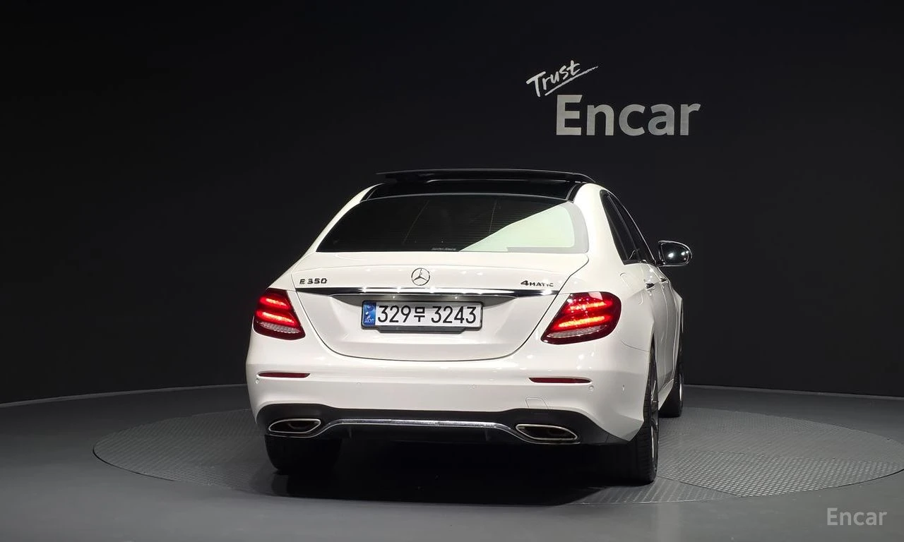 Mercedes-Benz E 350 * ФИКСИРАНА ЦЕНА ДО БЪЛГАРИЯ * АВТОКРЕДИТ, снимка 5 - Автомобили и джипове - 55399111