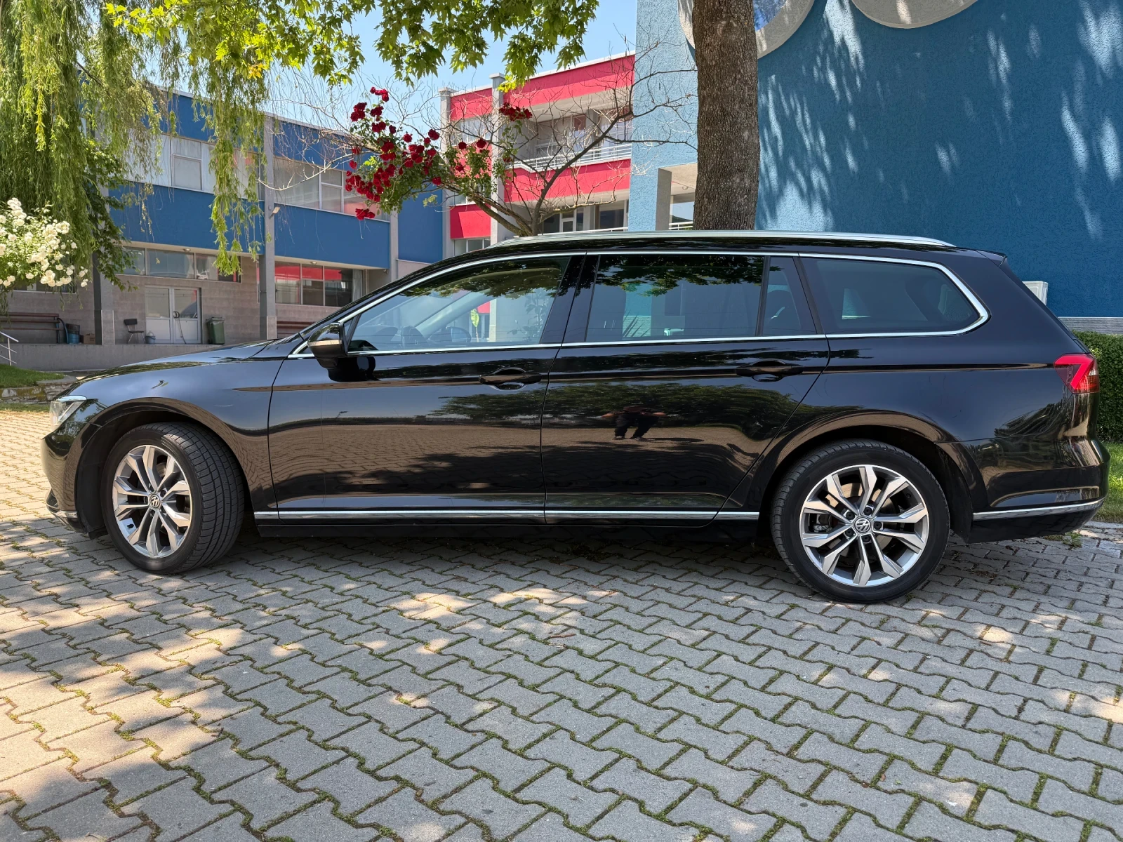 VW Passat 2.0TDi, VIRTUAL, ALCANTARA, DISTRONIK, 190k.c, снимка 9 - Автомобили и джипове - 55593779