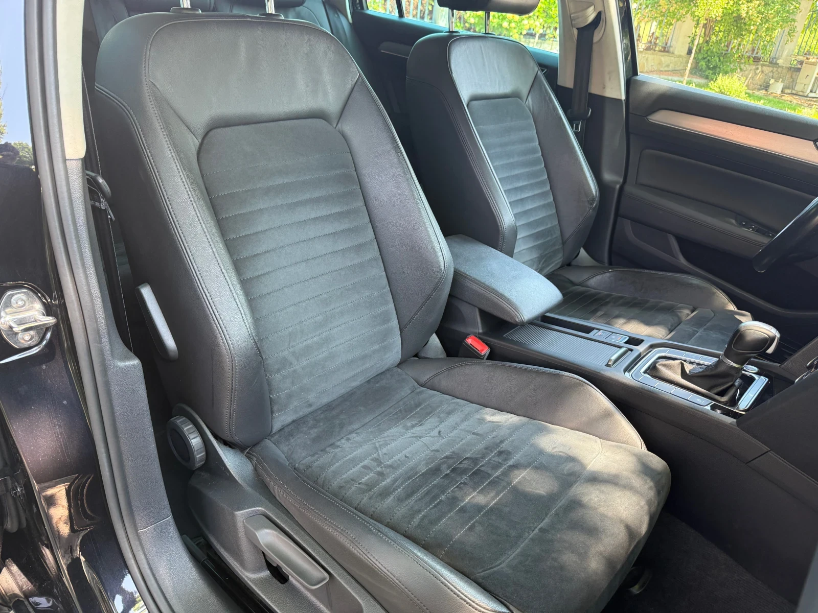 VW Passat 2.0TDi, VIRTUAL, ALCANTARA, DISTRONIK, 190k.c, снимка 16 - Автомобили и джипове - 55593779