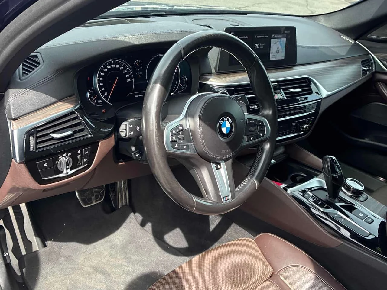 BMW 540 i xDrive * DIS* INDIVIDUAL* ОБДУХВАНЕ* H/K* 360* , снимка 5 - Автомобили и джипове - 55743701
