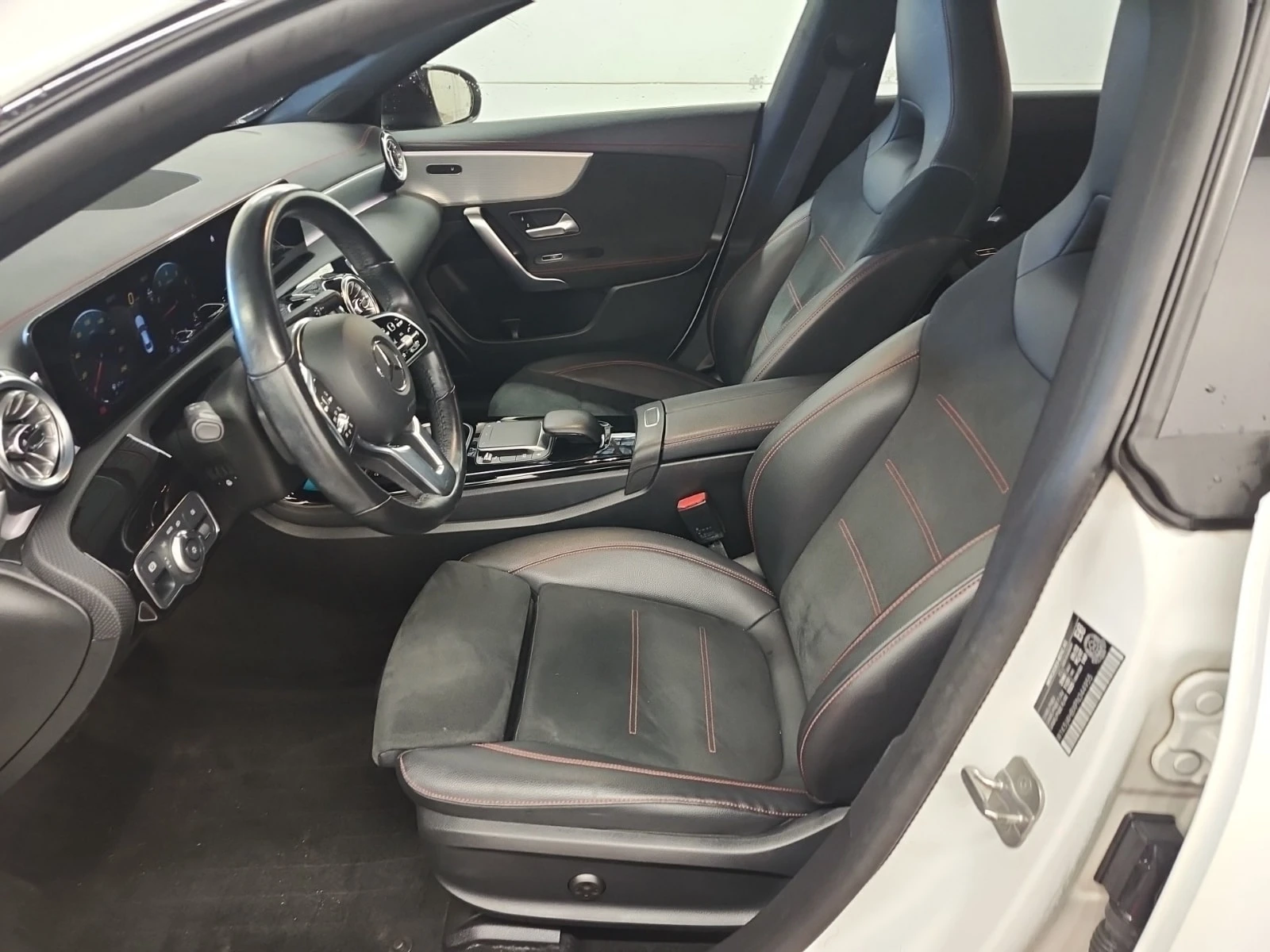 Mercedes-Benz CLA 250 * АВТОКРЕДИТ * ГЛАВНО ПРЕДСТАВИТЕЛСТВО, снимка 9 - Автомобили и джипове - 55816608
