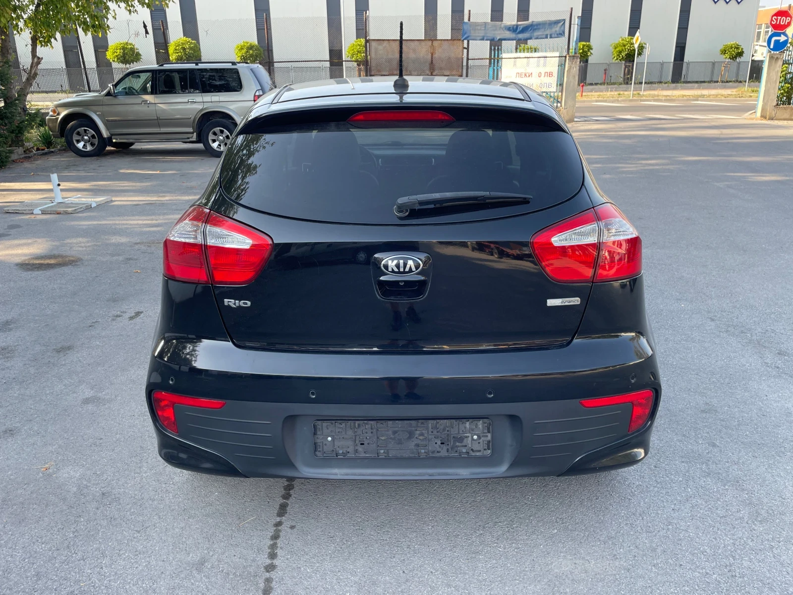 Kia Rio 1.4 Exclusive, снимка 6 - Автомобили и джипове - 55904723