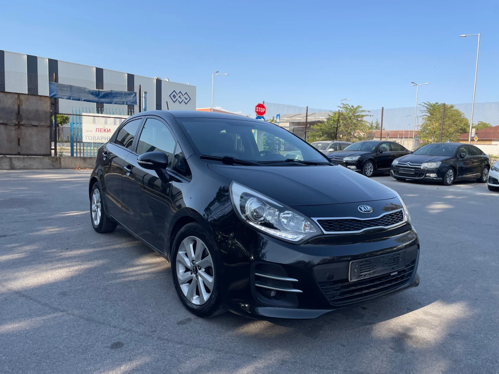 Kia Rio 1.4 Exclusive, снимка 2 - Автомобили и джипове - 55904723