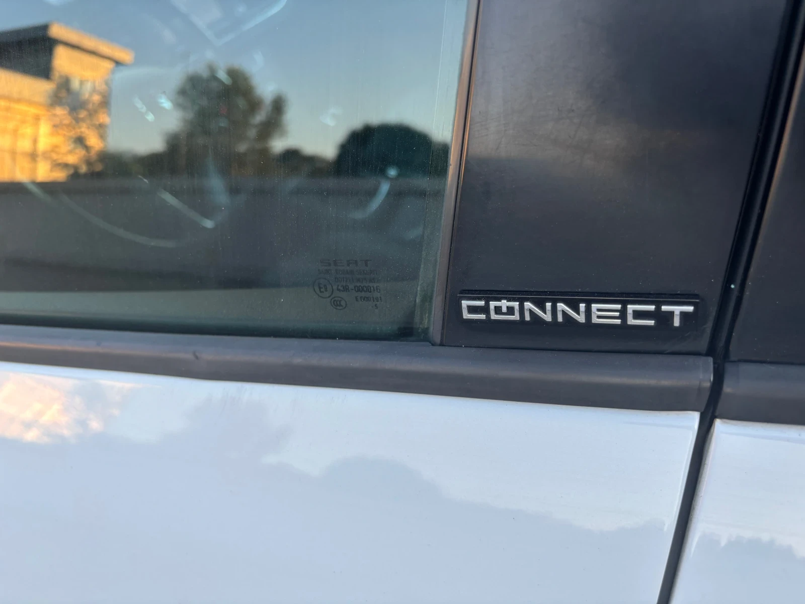 Seat Leon 1.6TDI * CONNECT* , снимка 16 - Автомобили и джипове - 56200948