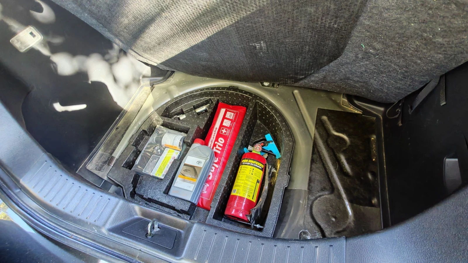 Mazda 2 1.5 Skyactiv-D , снимка 12 - Автомобили и джипове - 56362227
