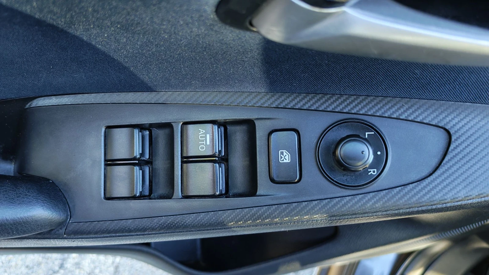 Mazda 2 1.5 Skyactiv-D , снимка 11 - Автомобили и джипове - 56362227