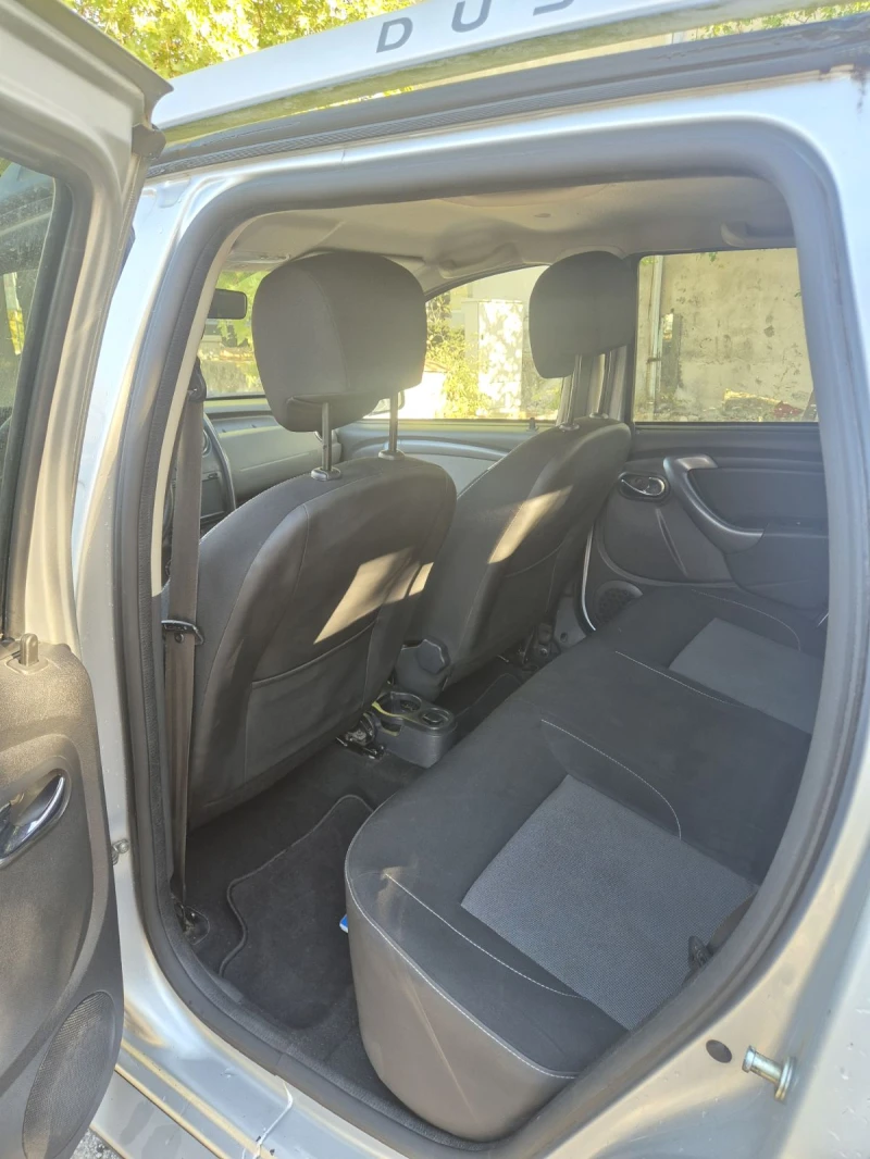 Dacia Duster 1.5dci, снимка 8 - Автомобили и джипове - 52188576