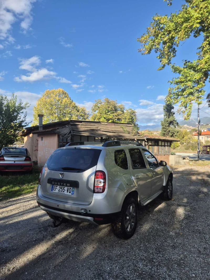 Dacia Duster 1.5dci, снимка 4 - Автомобили и джипове - 52188576