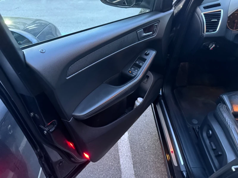 Audi Q5, снимка 12 - Автомобили и джипове - 52474694