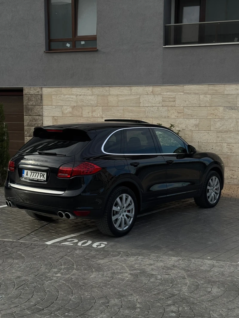 Porsche Cayenne TURBO/CAR PLAY/BOSE/KEYLESS/OБДУХВАНЕ, снимка 4 - Автомобили и джипове - 53521332