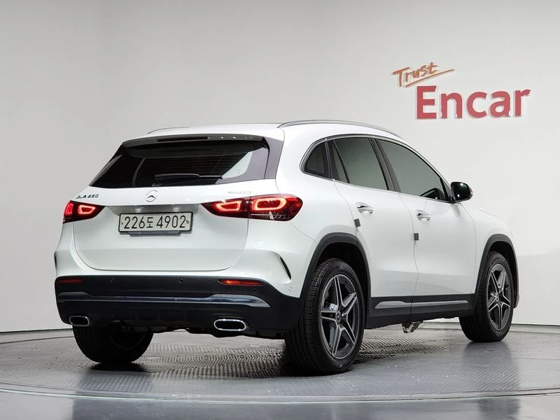 Mercedes-Benz GLA 250 2.5 4matic Висок клас оборудване, снимка 2 - Автомобили и джипове - 55750923