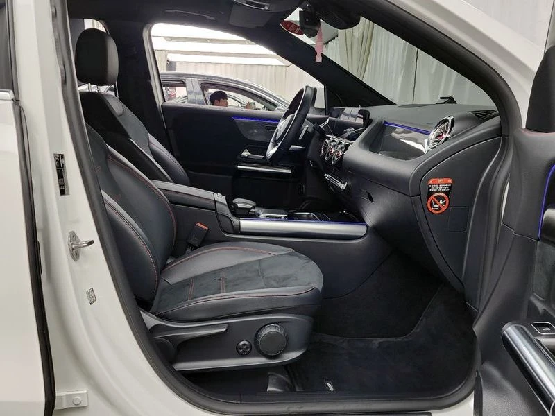 Mercedes-Benz GLA 250 2.5 4matic Висок клас оборудване, снимка 11 - Автомобили и джипове - 55750923