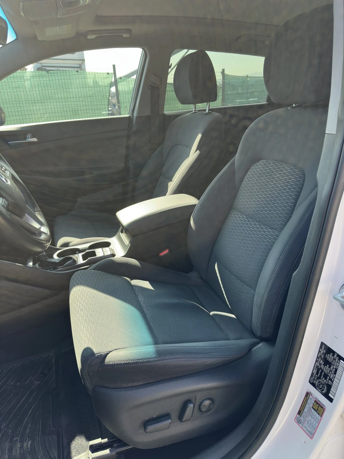 Hyundai Tucson 2.4L HTRAC/KEYLESS/FULL/PANORAMA/LANE ASIST, снимка 10 - Автомобили и джипове - 53744470