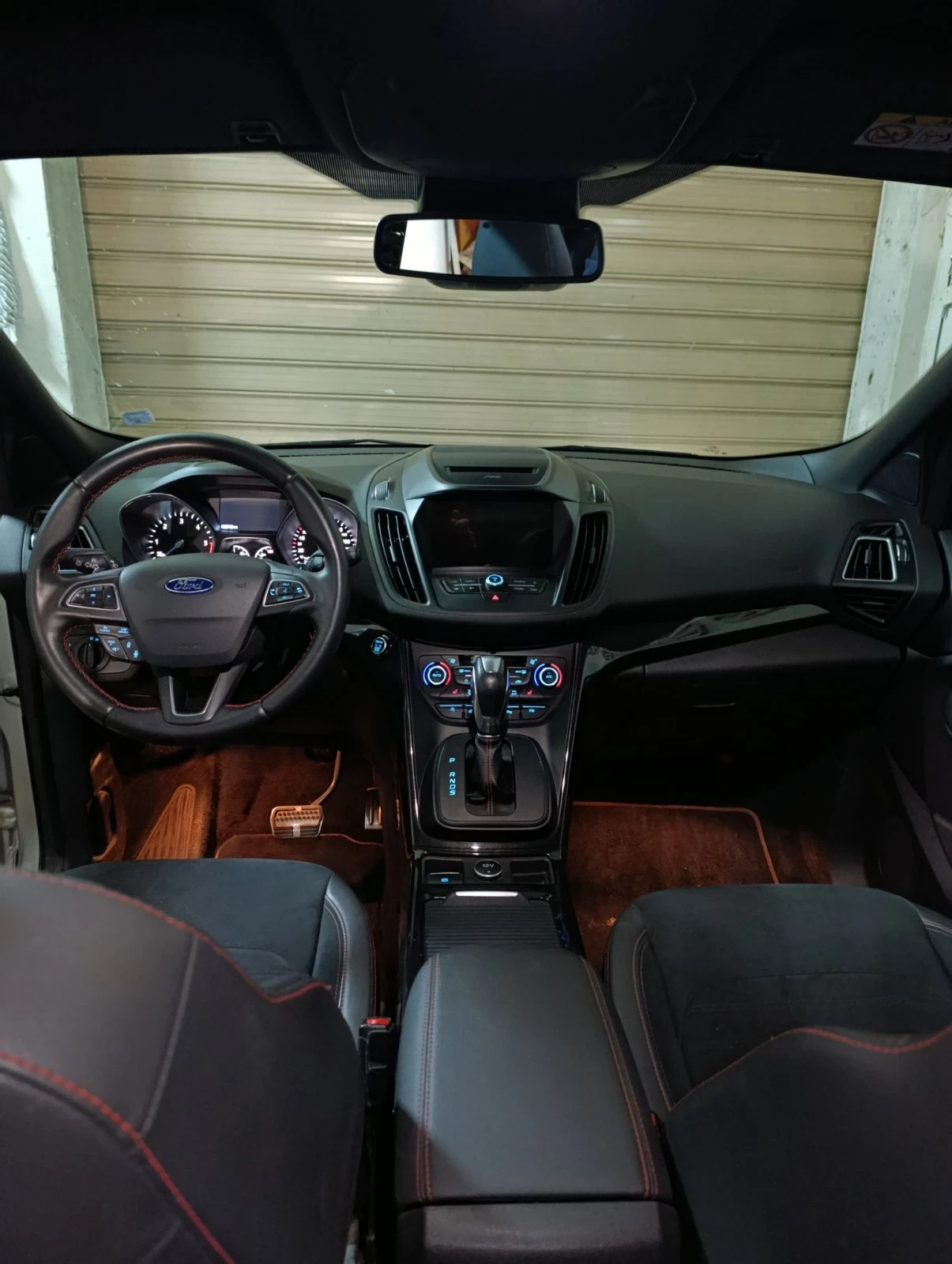 Ford Kuga 65 700км 1-ви СОБСТВЕНИК, снимка 14 - Автомобили и джипове - 54355296