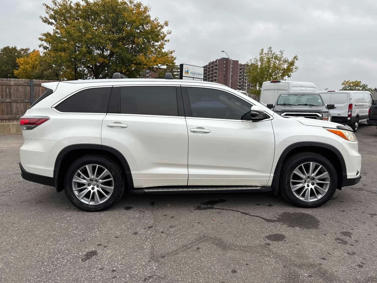 Toyota Highlander  XLE / CARFAX / ЦЕНА ДО БЪЛГАРИЯ, снимка 4 - Автомобили и джипове - 56323600