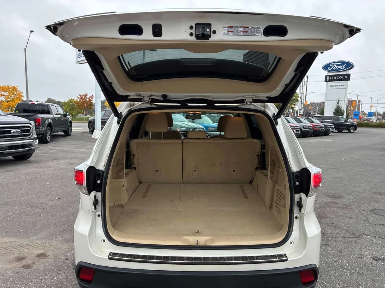 Toyota Highlander  XLE / CARFAX / ЦЕНА ДО БЪЛГАРИЯ, снимка 6 - Автомобили и джипове - 56323600