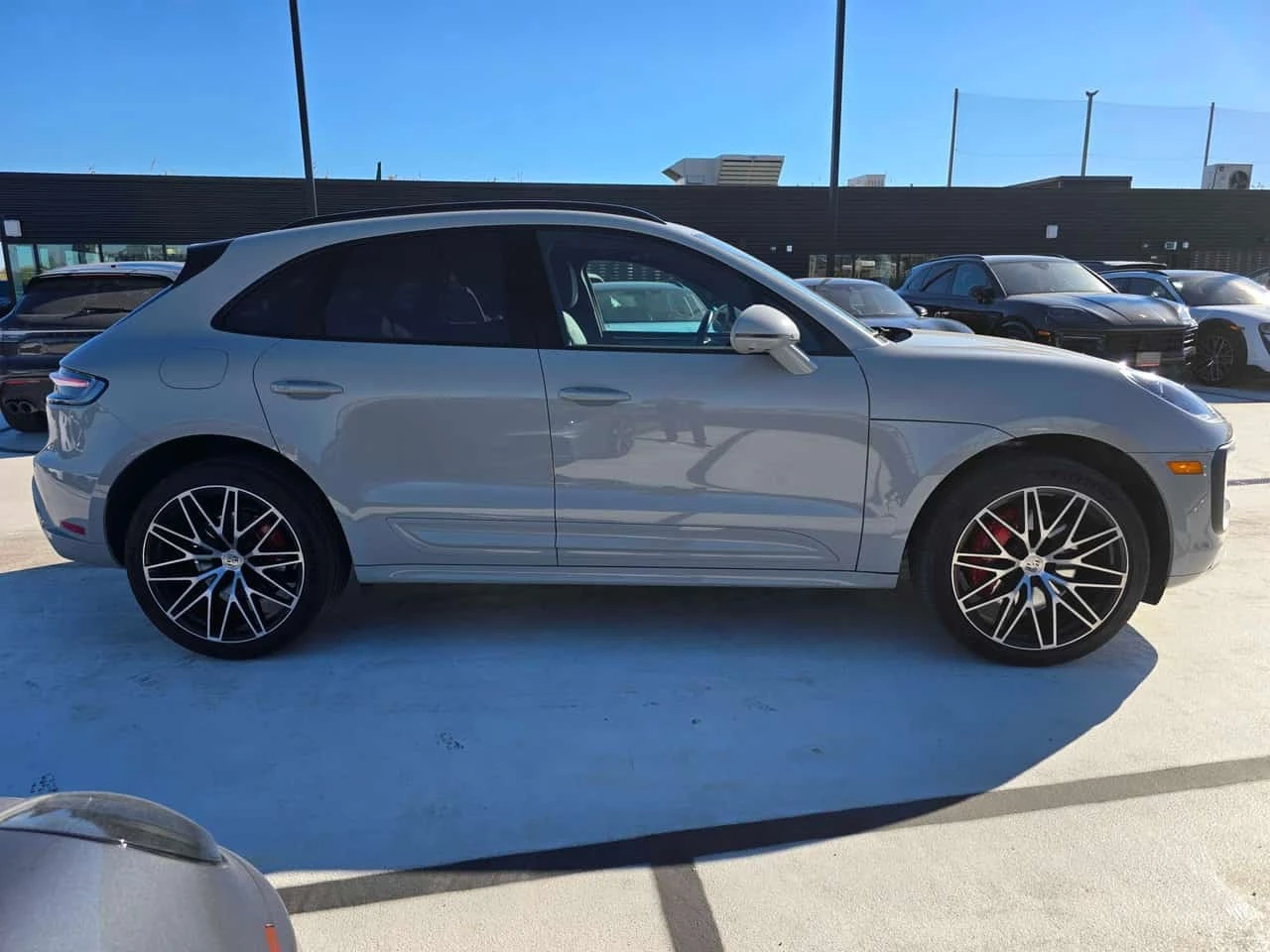 Porsche Macan * S * DISTRONIC* BOSE* ОБДУХВАНЕ* , снимка 3 - Автомобили и джипове - 56700646