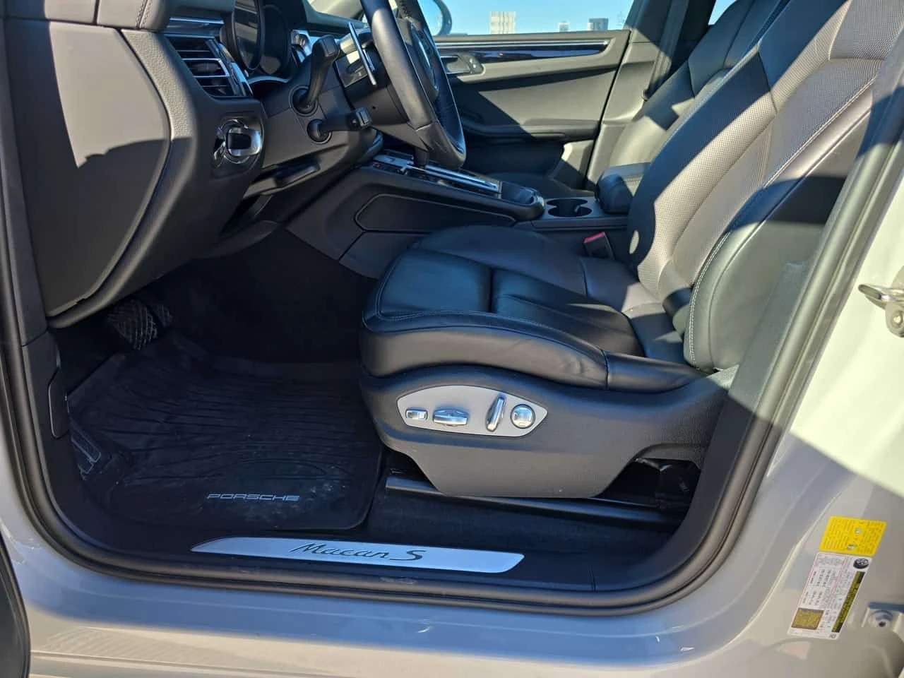 Porsche Macan * S * DISTRONIC* BOSE* ОБДУХВАНЕ* , снимка 10 - Автомобили и джипове - 56700646