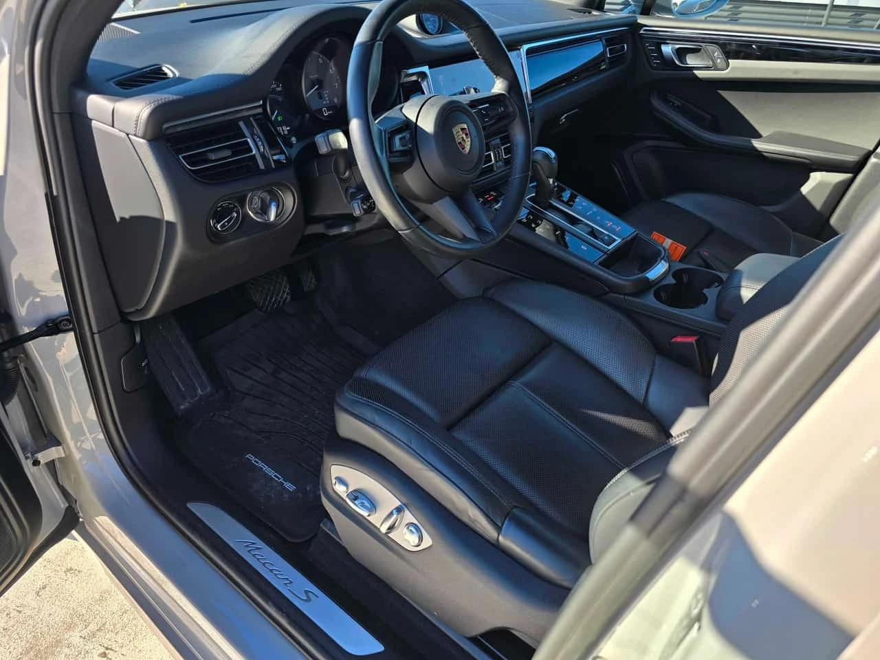 Porsche Macan * S * DISTRONIC* BOSE* ОБДУХВАНЕ* , снимка 5 - Автомобили и джипове - 56700646